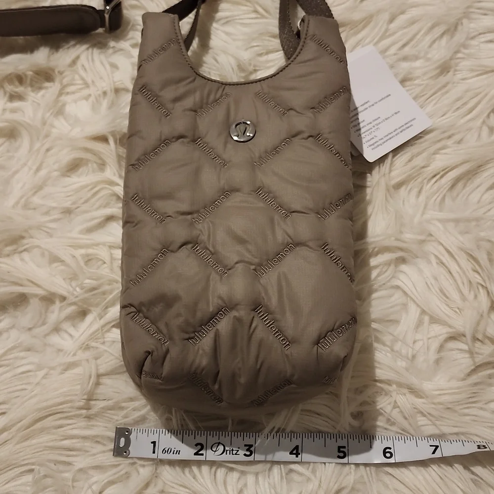 Lululemon Quilty Pleasures Phone Crossbody - Picture 7 of 10